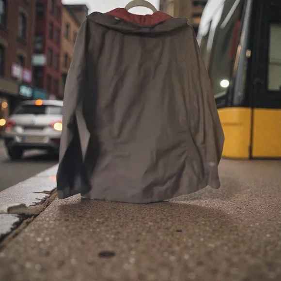 Marmot Women's Brown Windbreaker/Rain Jacket - Picture 3 of 4